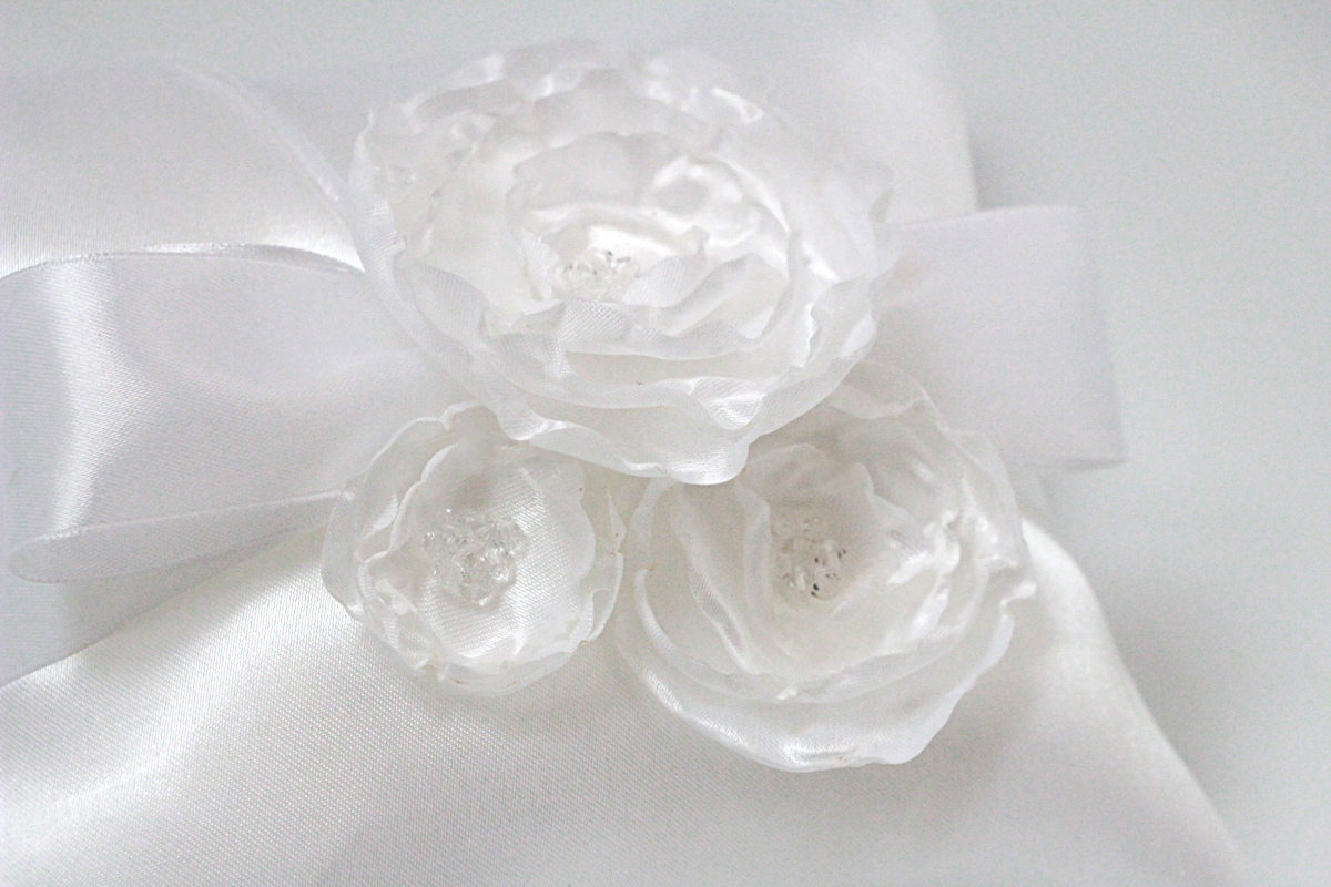 craft handmade wedding pillow ring flower design