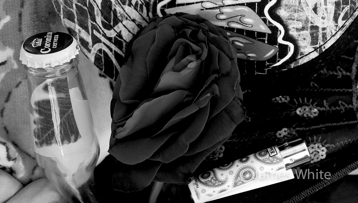 Still life object commercial fine art spain barcelona purse rose fan cigarette corona snapback atmosphere
