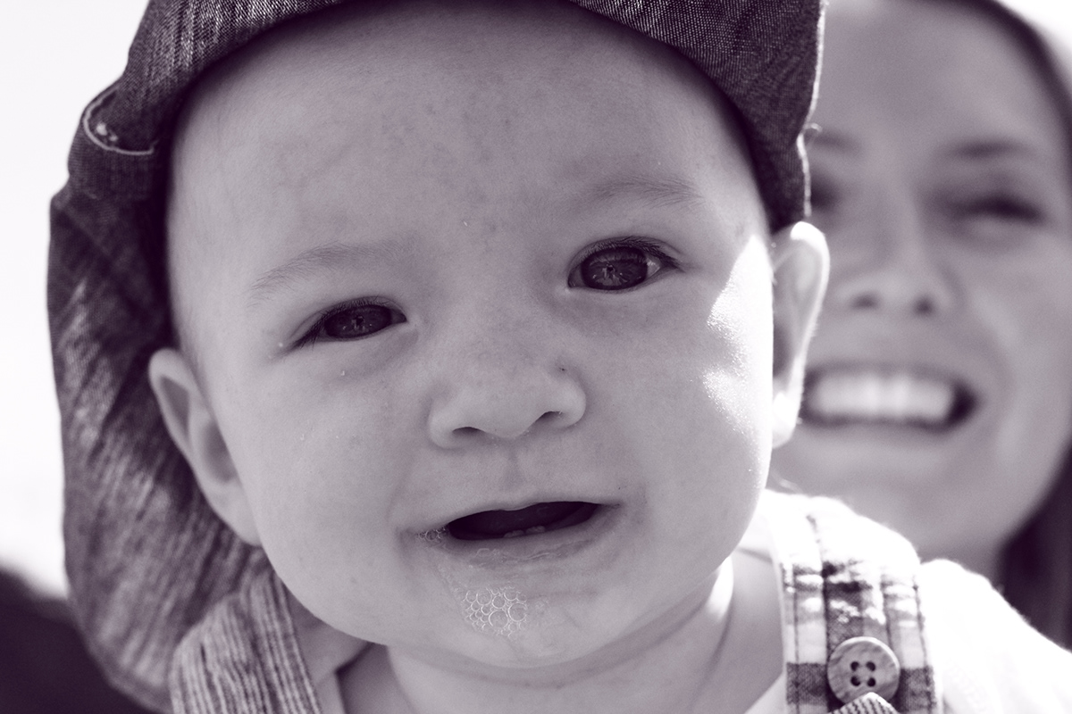 portrait baby family black and white Outdoor life