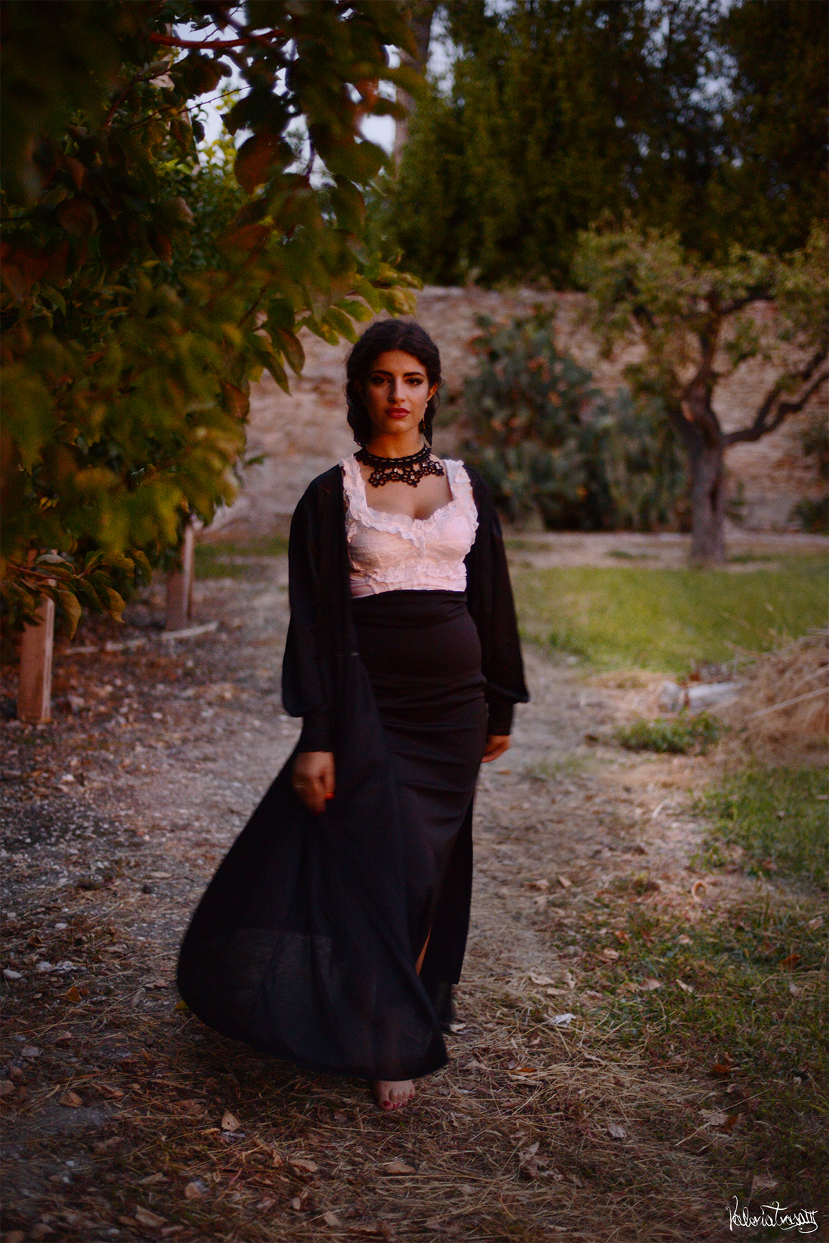 traditional sicilian women