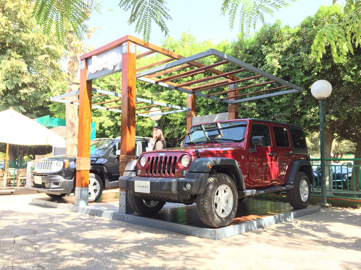 jeep car booth wood renegade wranglr automotive  