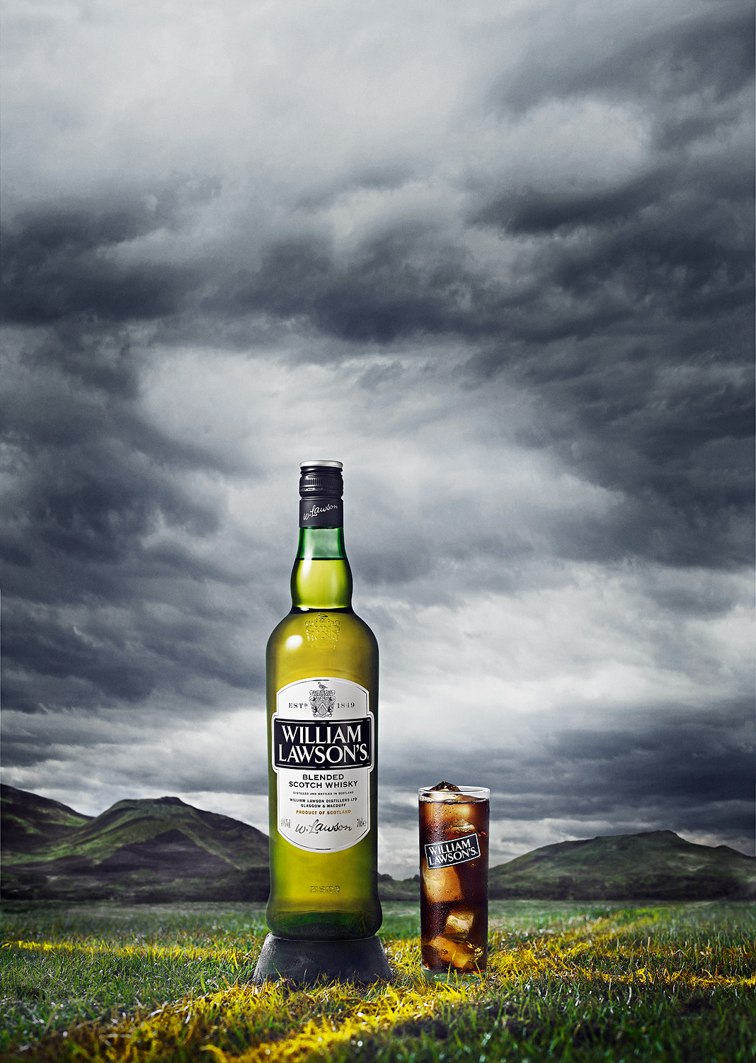 Packshot william lawson's bottle glass fresh ice scotland Highlands Whisky alcool inspire