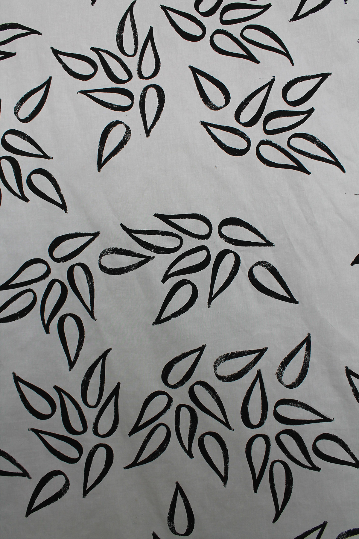 textile textiledesign interiors blackandwhite greyscale floral leaf leaves pattern leafpattern SILK cotton surfacedesign surfacetextiles