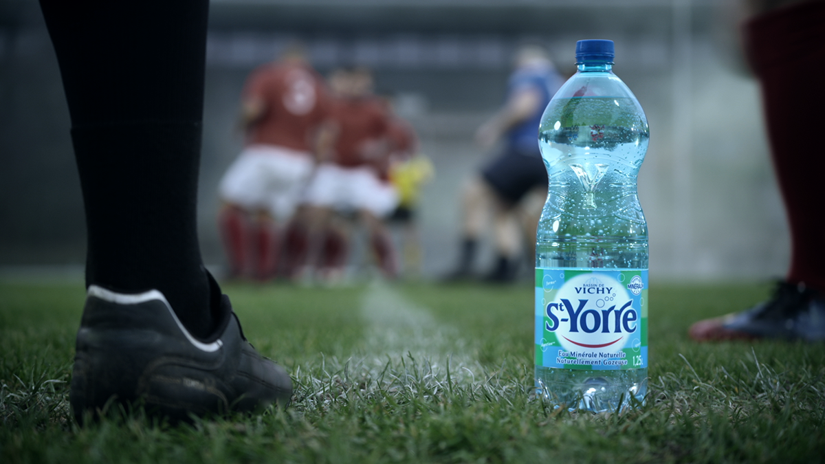 St Yorre bandeapart Rugby sport eau