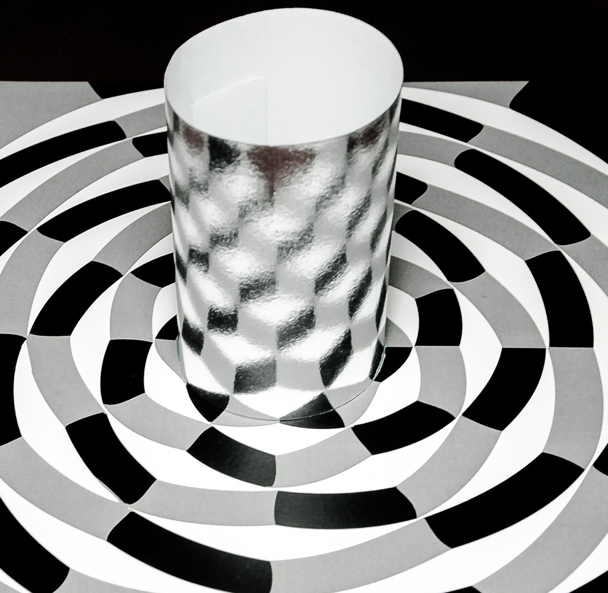 cubes anamorphosis anamorfose cylinder mirror projection Changes black and white illusion