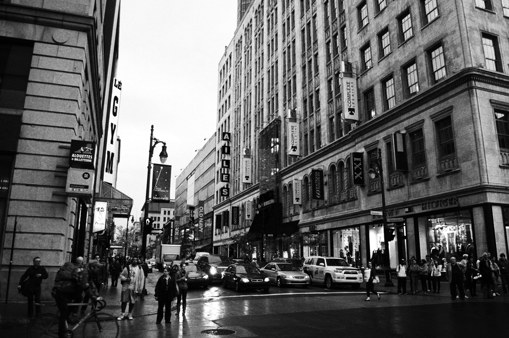 photo black and White blackandwhite Belk Montreal city people D90 Nikon