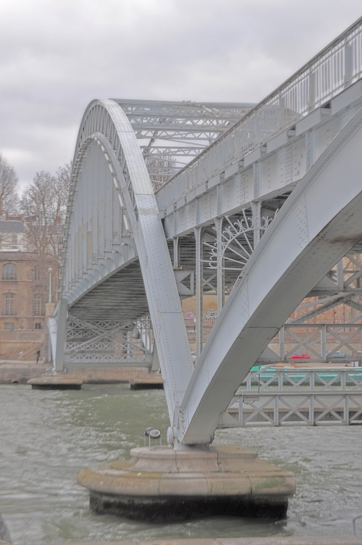 Paris bridges banks seine