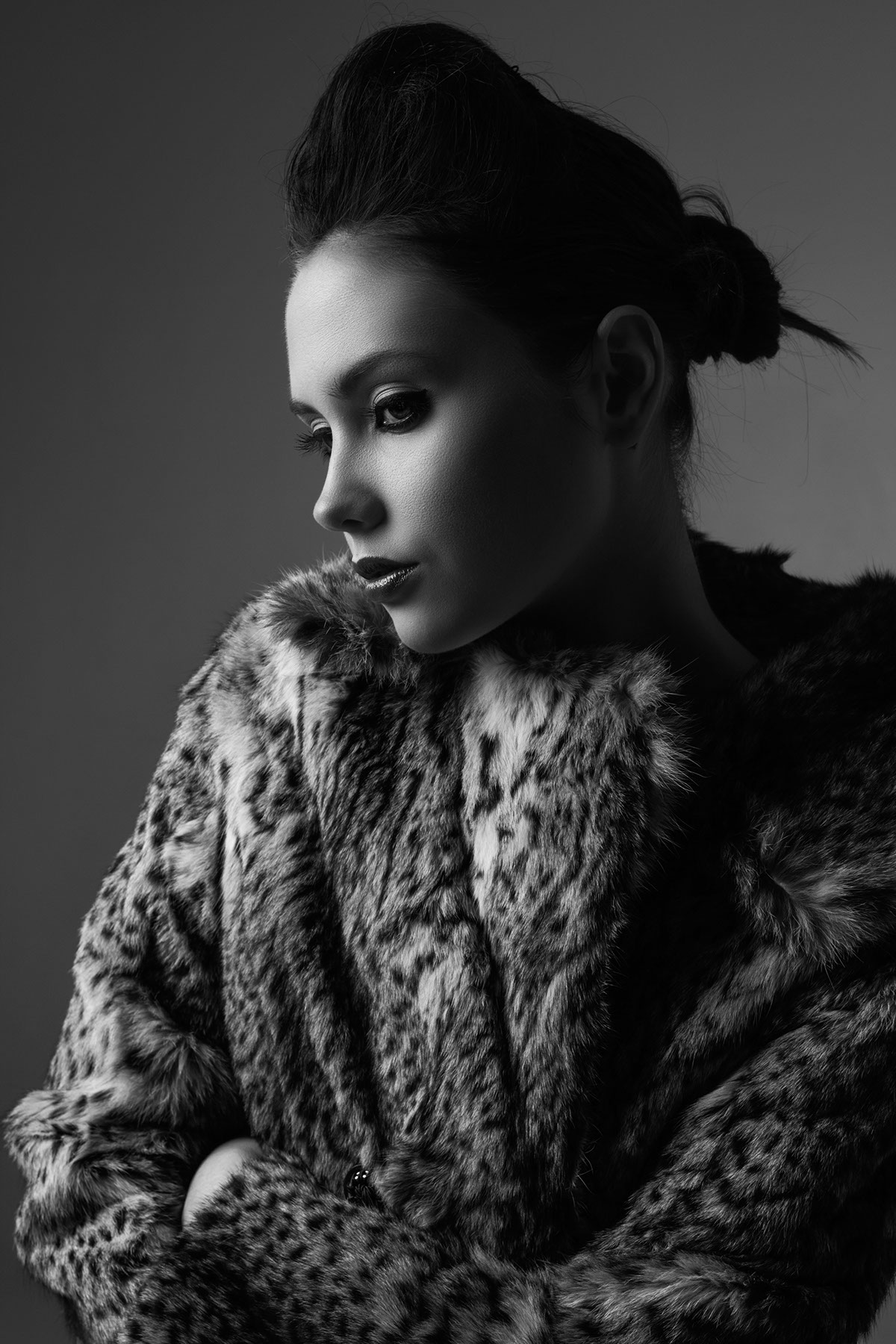 glamour femme Fatale Animal Print model light studio photo shoot portrait beauty