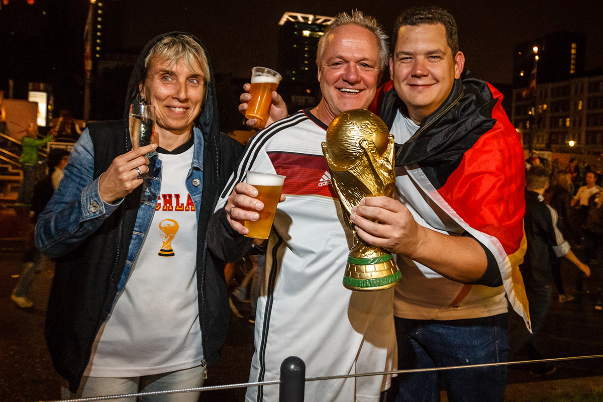 WM 2014 feier reeperbahn hamburg st.pauli Deutschland Weltmeister party