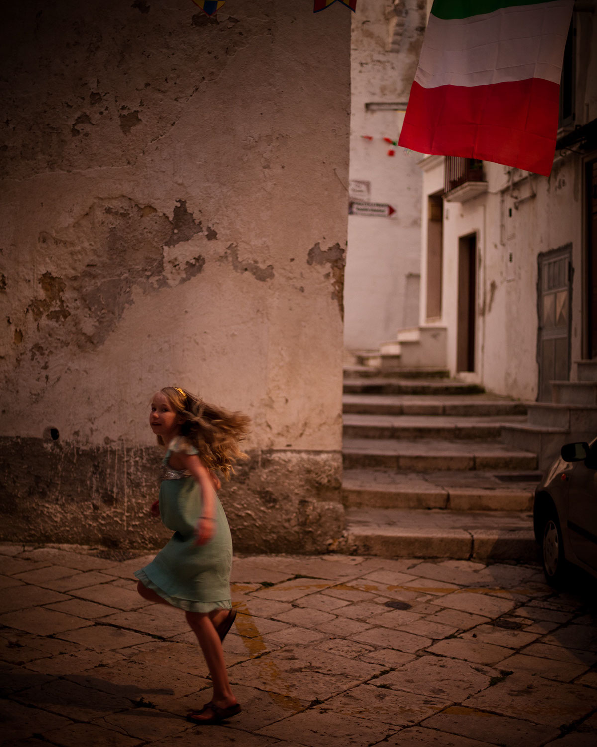 mascha joustra lestudio35 Italy puglia girl dancing desolate street
