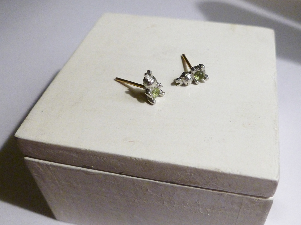 pewter metal casting jewelry wax bunny rabbit Earring gold gem green silver handmade peridot animal