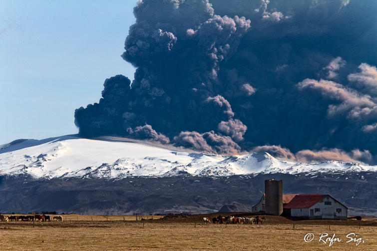 Eldfjall volcano 火山 вулкан volcán Eldgos eruption volcanic vulkanudbrud volcanique 火山噴火 Kazan