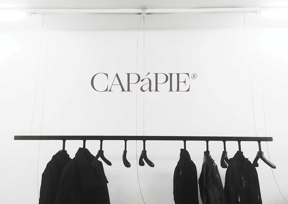 CAPáPIE french fashion High End Logo Design ogg font Fashion font