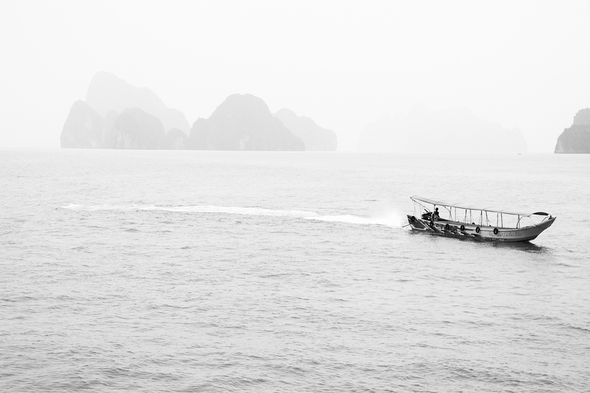 photogrphy black and white overexposed driftwood travel photography Travel Thailand