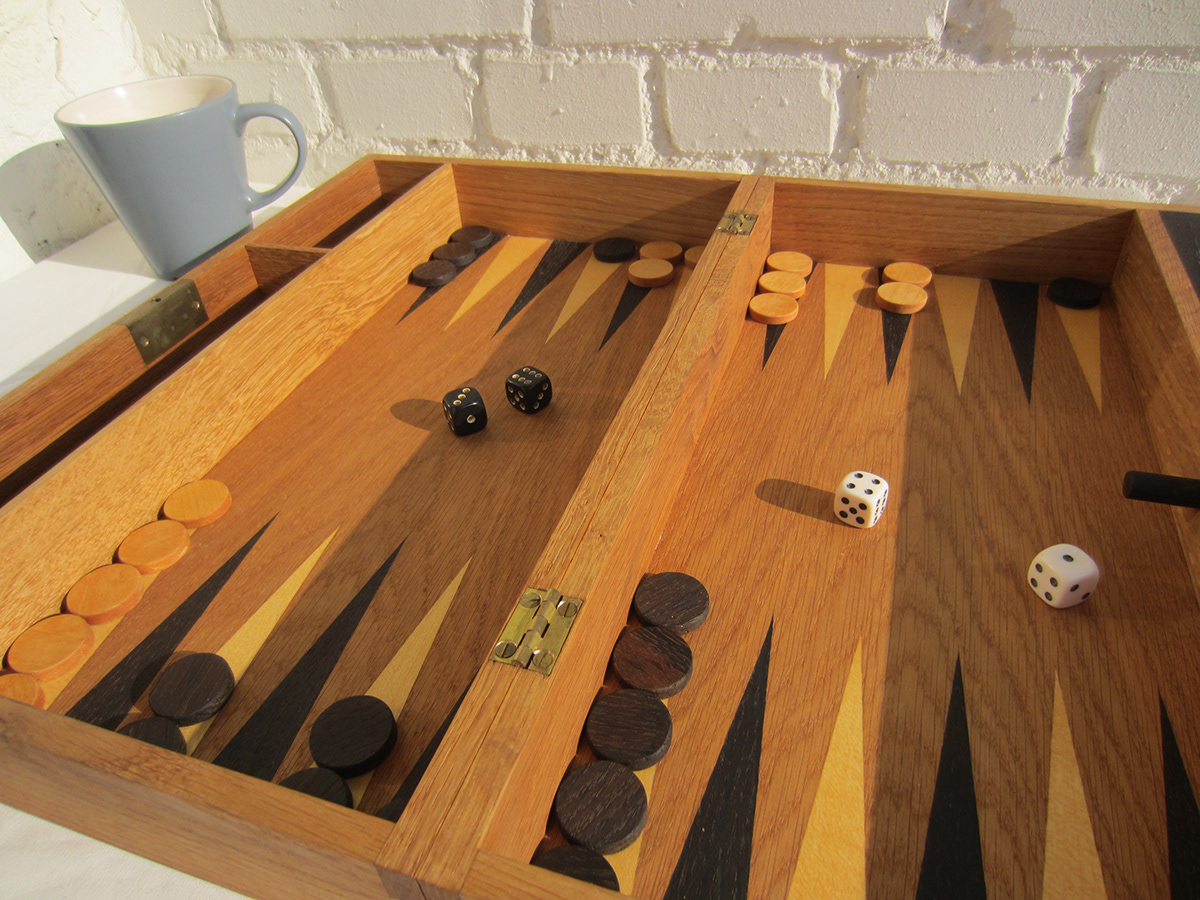 #backgammon #backgammonboard #brasslock #handmade #inlays #intarsia #oak #scandinaviandesign #Veneermoulding #woodwork