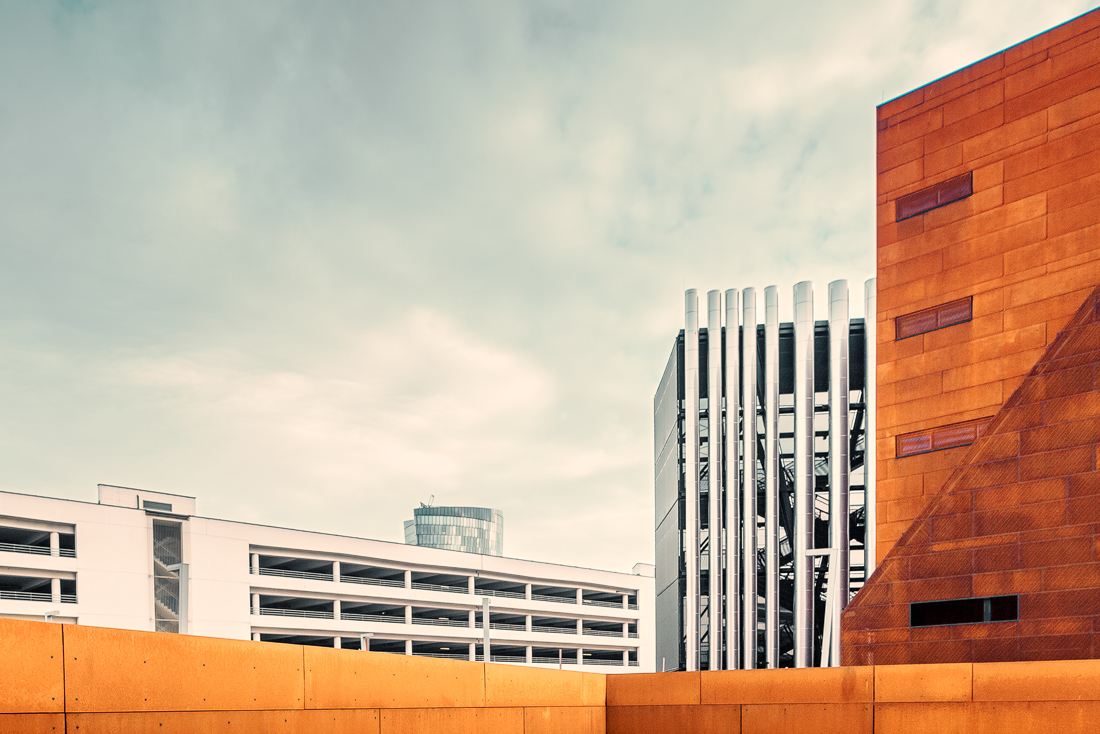 Adobe Portfolio campus vienna austria exterior architektur building faculty economic orange modern wien