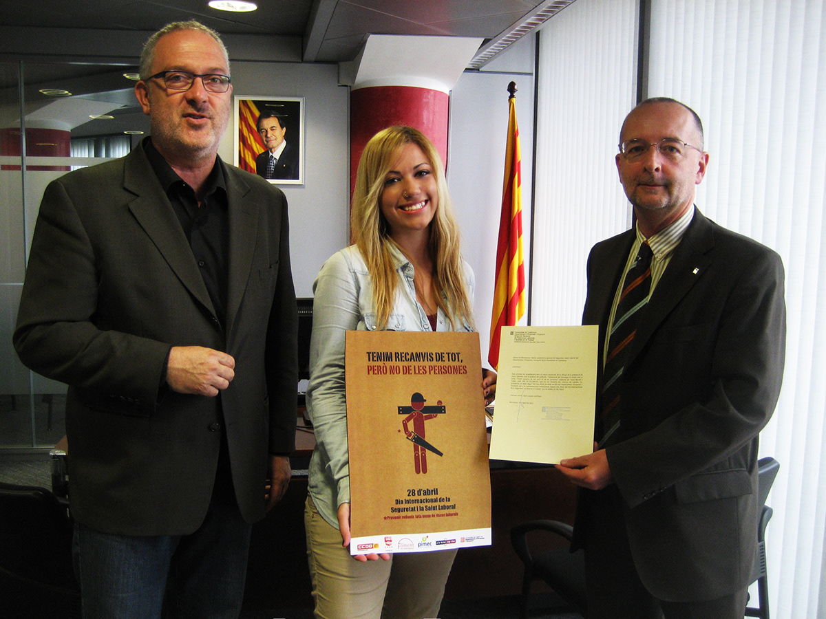 Generalitat de Catalunya premio una feina la cap risc carteles