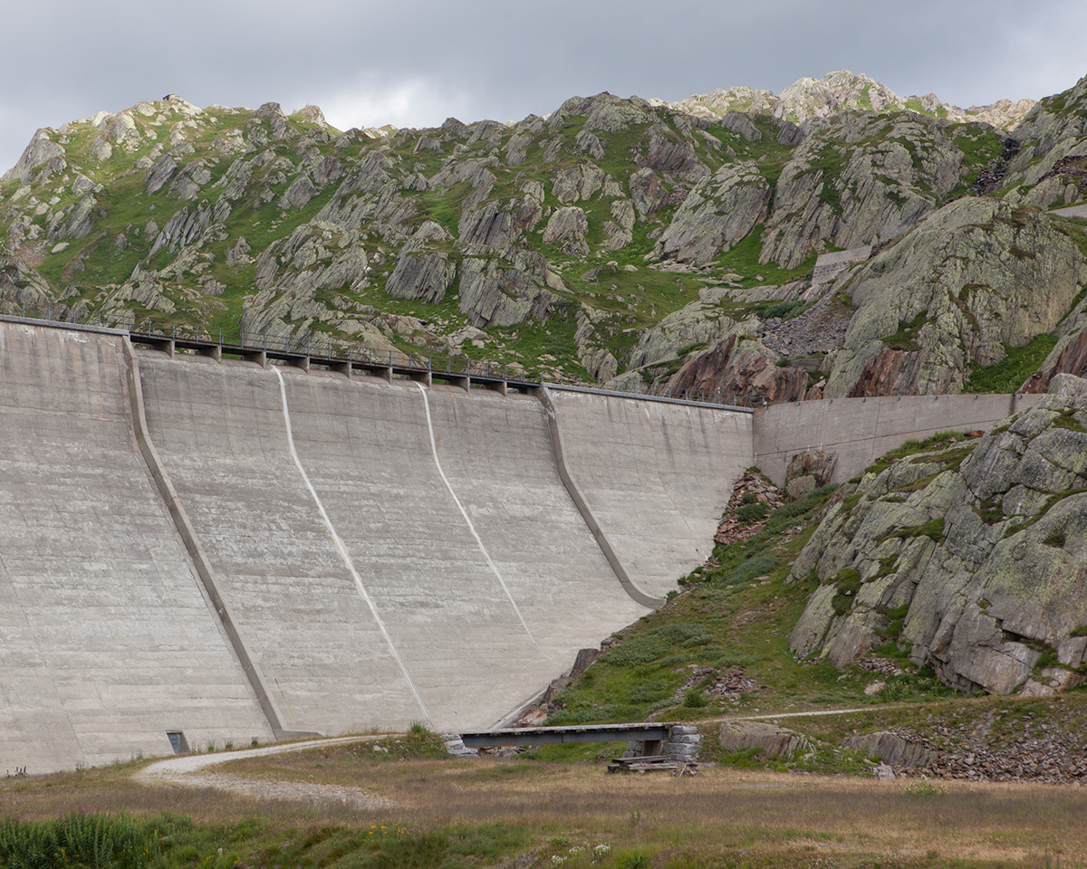 DIGHE Dams Talsperren Barrages photobook "photography" ticino Landscape Documentary  hydropower electricity alps Switzerland