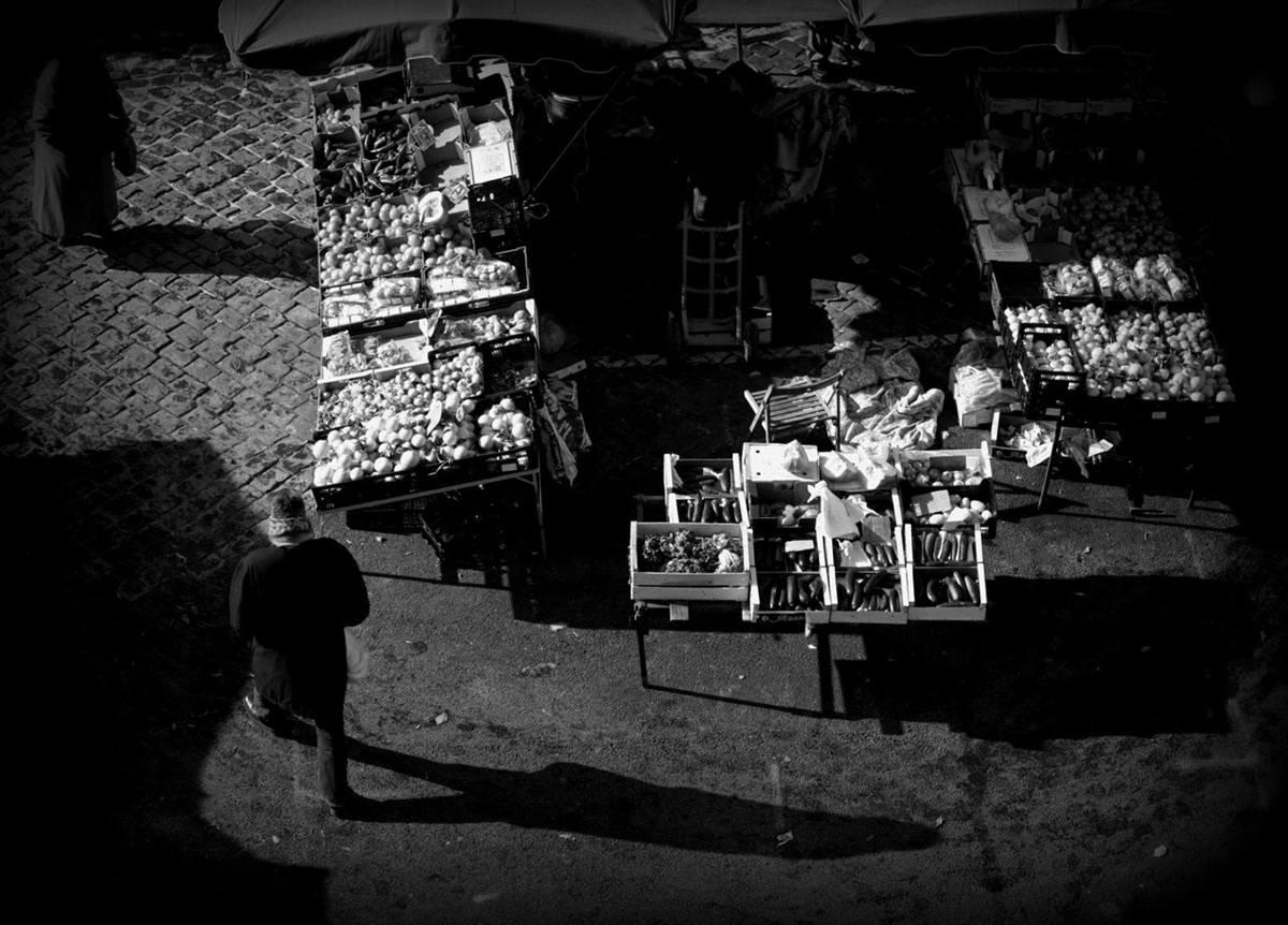 market Food  color black and white