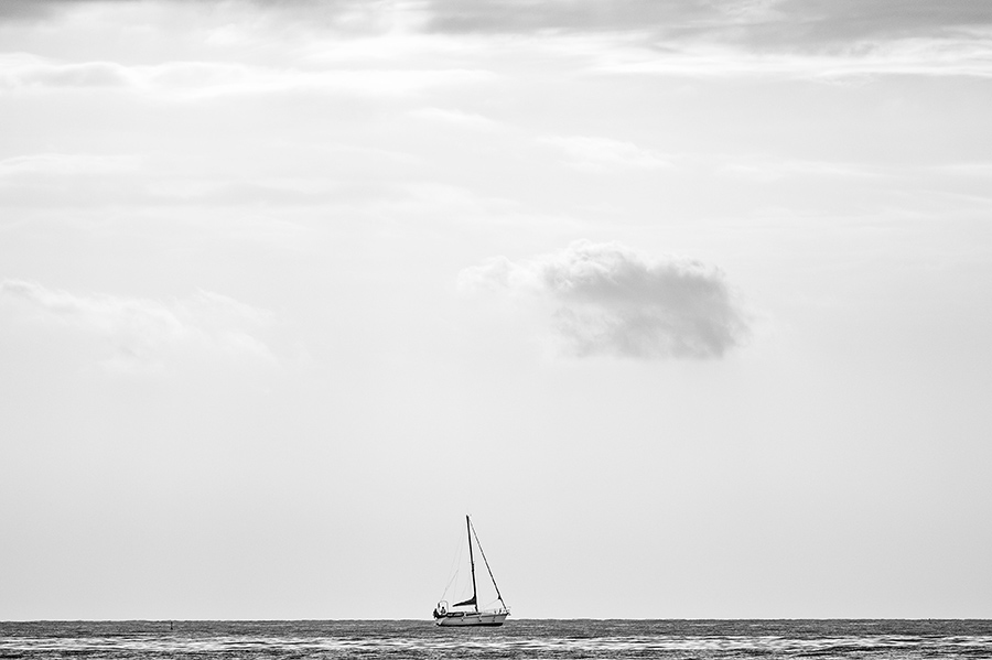 minimal b&w black and white reflects people mini people little feelings sea clouds