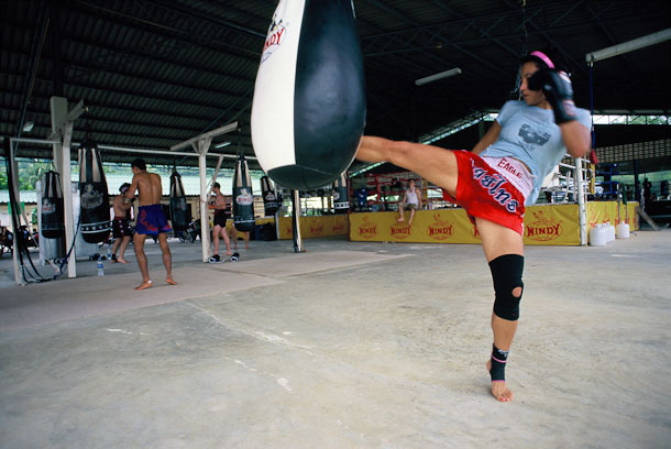 photo  Photography  photojournalism  thailand Thai siam siamese muay Boxing kick thai boxing kick boxing Fighter image status village train trainer martial art martial art deryck derek derrick Van steenderen vs verse van steenderen Thailand