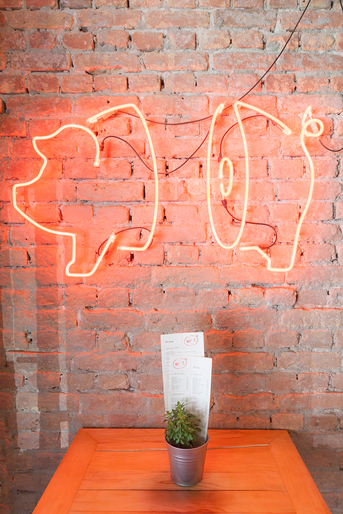 ribs restaurant bar grill BBQ visual identity Interior neon aleksandar spasojevic Milena Savic aleksandar savic belgrade pig pork inspire