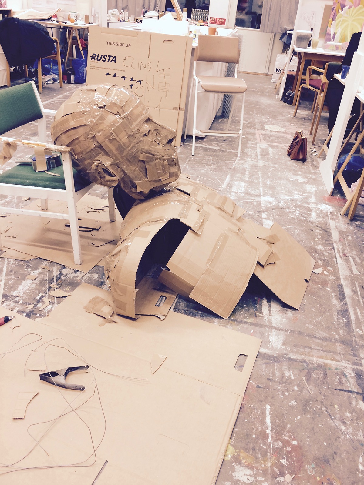 sculpture School Project Elin Stensson cardboard visby imagination