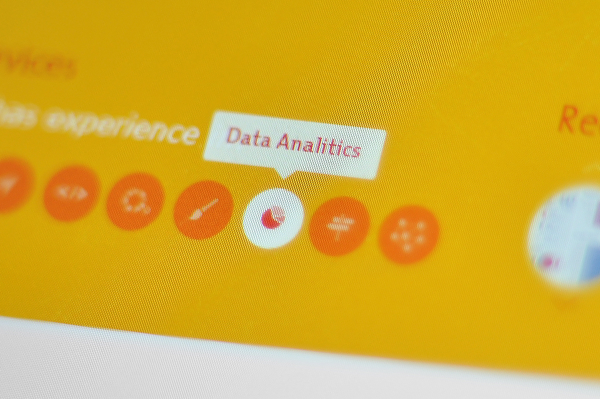 fullscreen Responsive Adaptive minimal Web site design yellow Interface orange corporate clean Data yell red