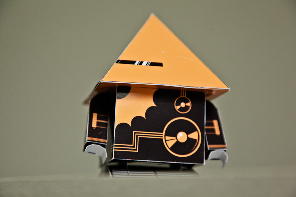 creative division mongolia Arigu TML TSA bot paper toy mgl UB design robot cr8tv 001