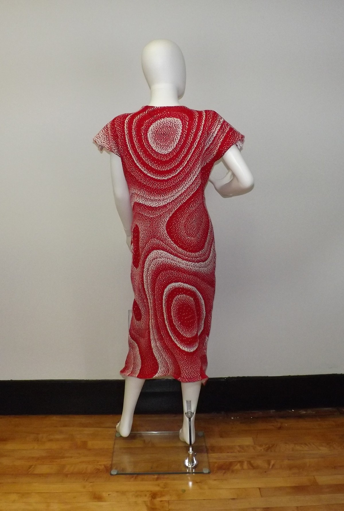 red dress machine knitting knit mahine knit knitwear textile Textiles