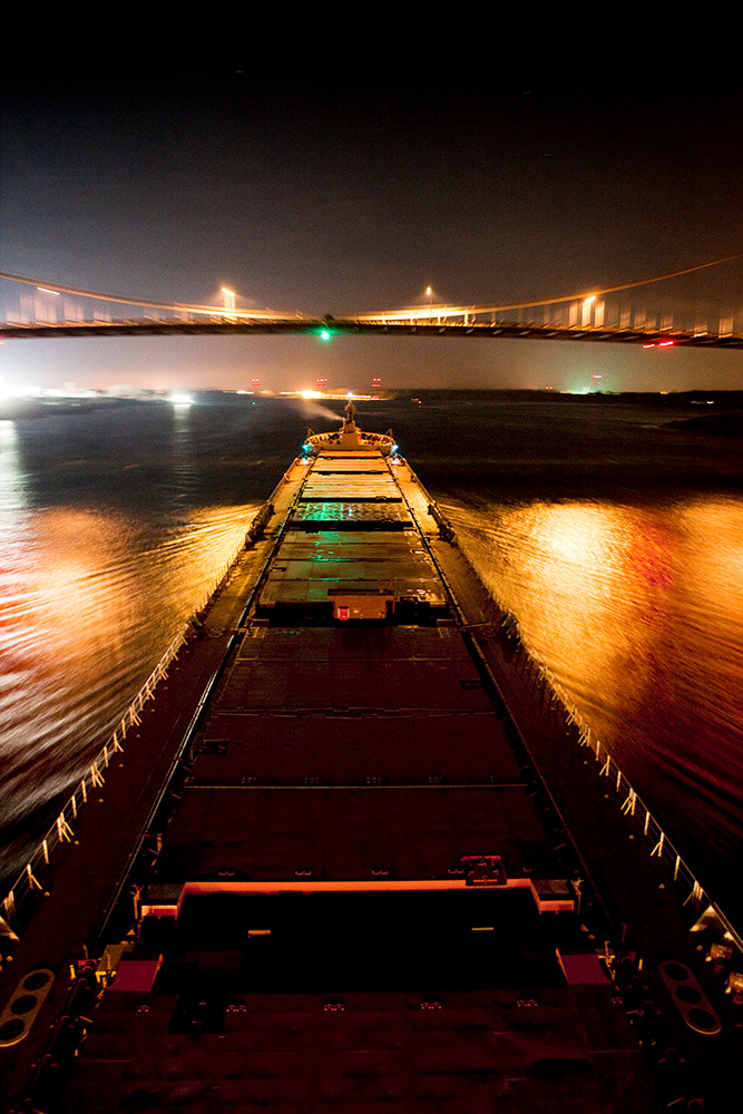 seaway boat navigation ship engine night bateau Voie maritime st-laurent fleuve