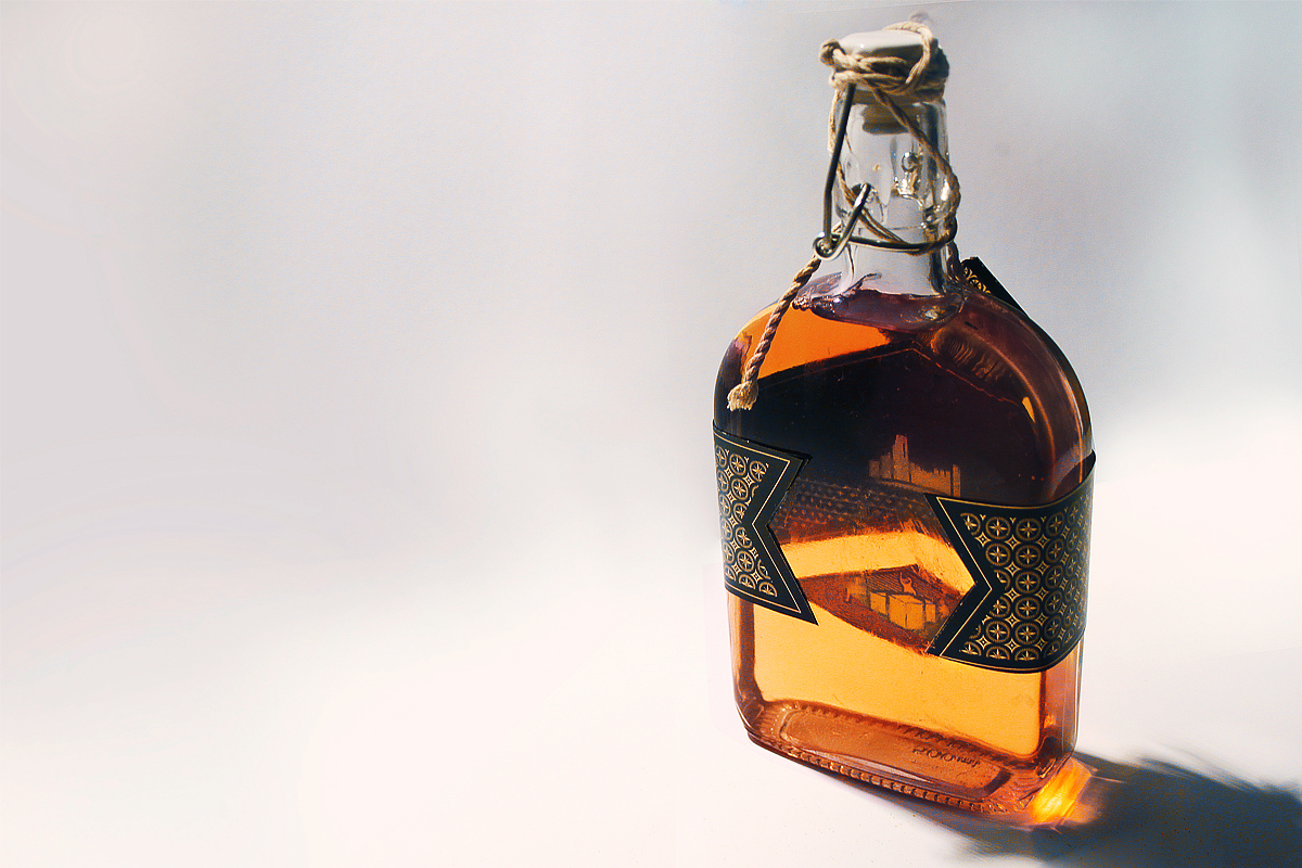 Whisky speyside Single malt gin bottle luxury gold black pattern celebrate achievement scotland alchohol marketing  
