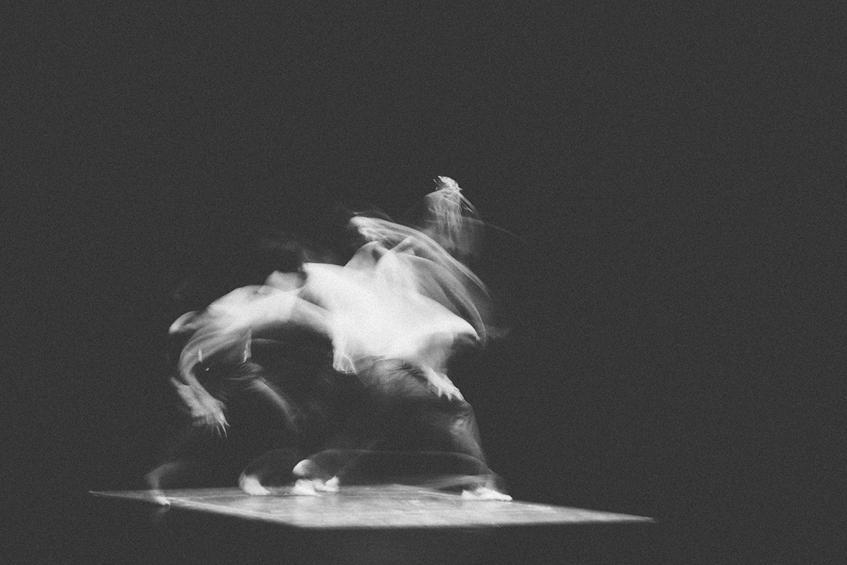 DANCE   long exposure Stage black white permormance art movement gaze Zeynep Tanbay
