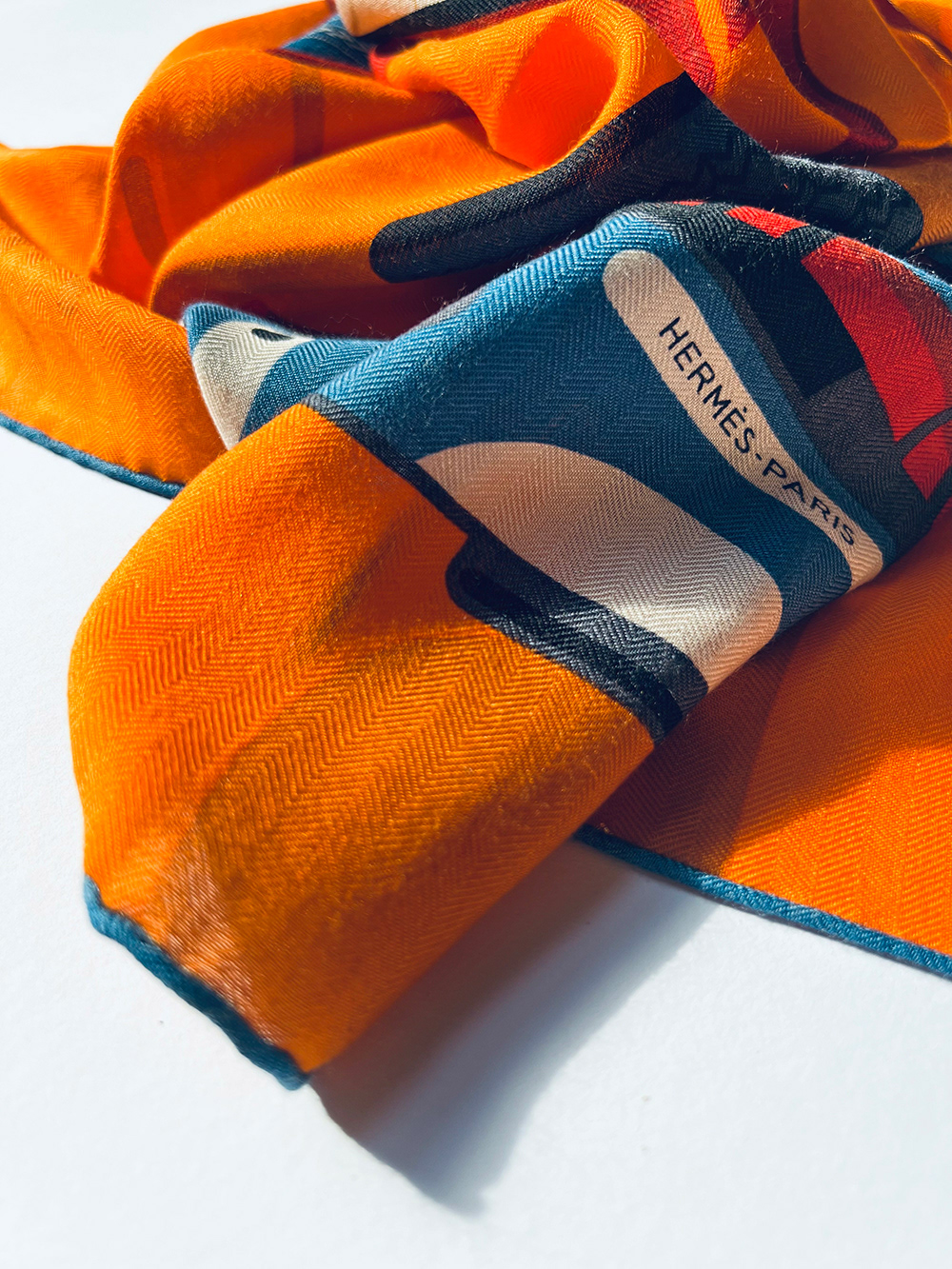 Hermès Paris scarf scarf design textile Fashion  moda Clothing ILLUSTRATION  horse Formula 1