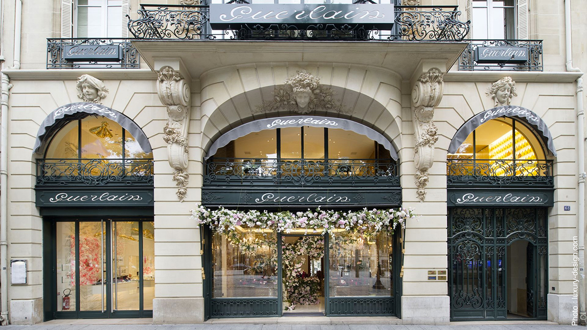 flower perfume guerlain paper hand made champs elysees shop Production White pink luxe Fragrance floral perfumery scent