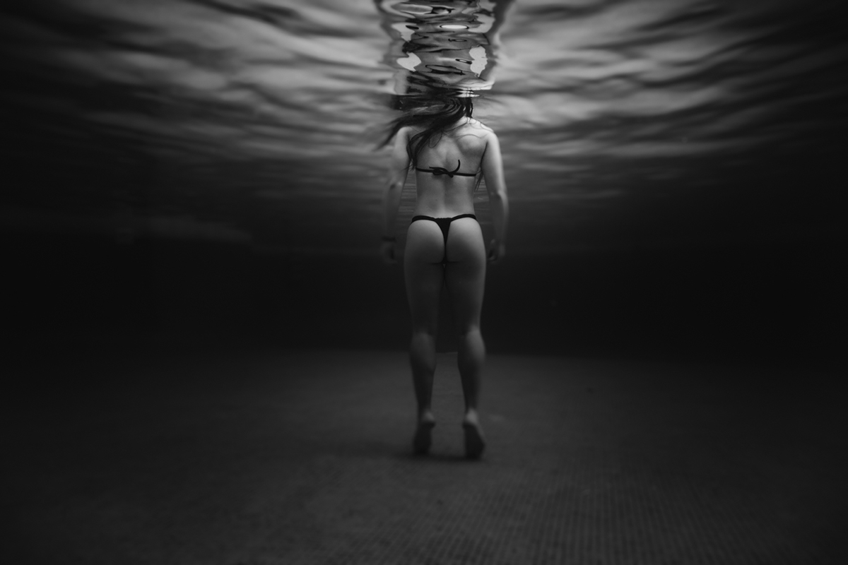 model fitness FIT BodyBuilding MissFit woman underwater Eatclean bikini sexy