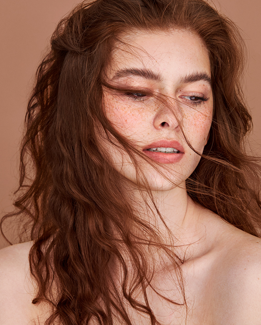 beauty freckles ginger Photography  skincare natural wind retouching 