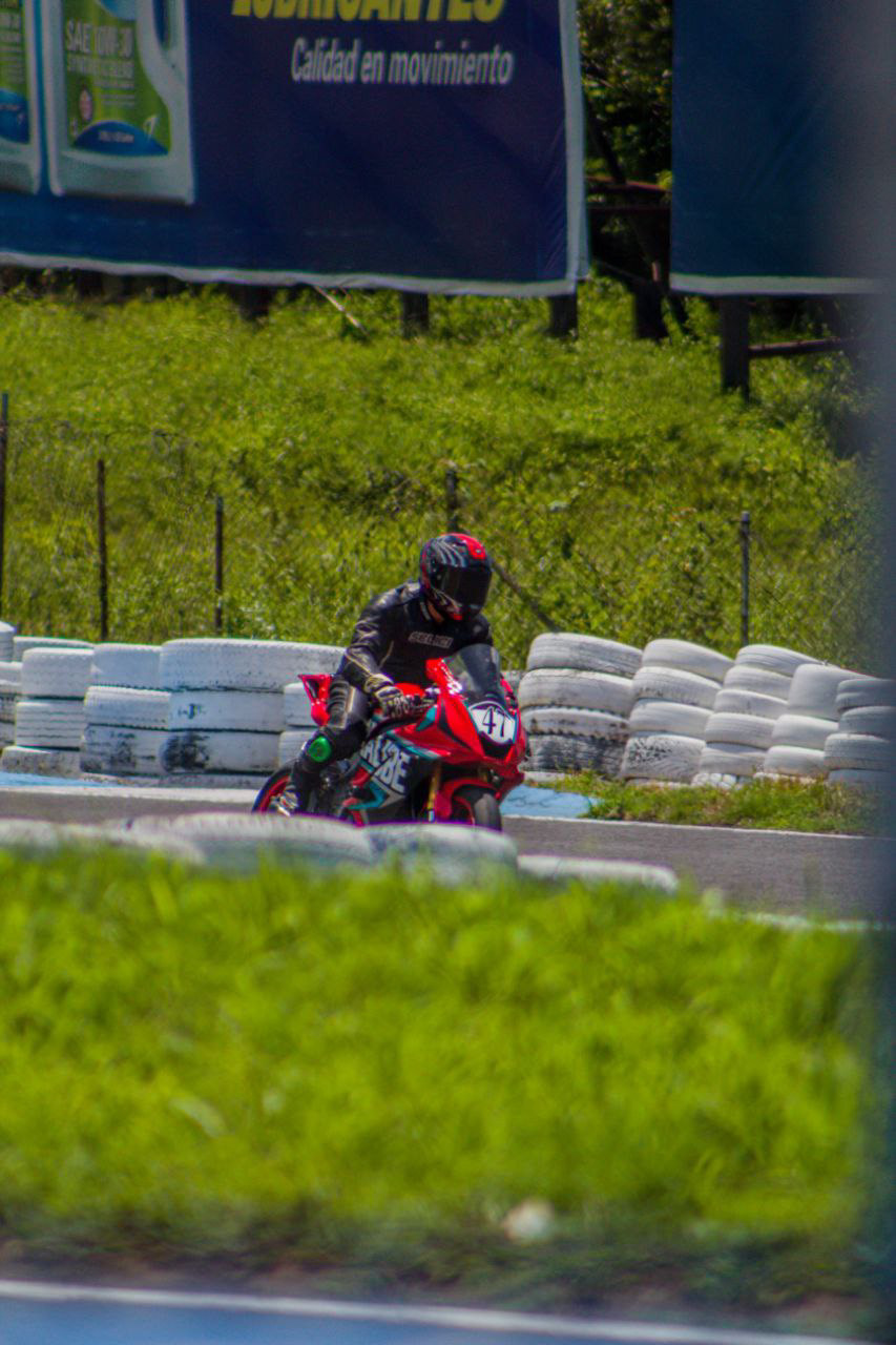 yamaha motorbike Racing race R6
