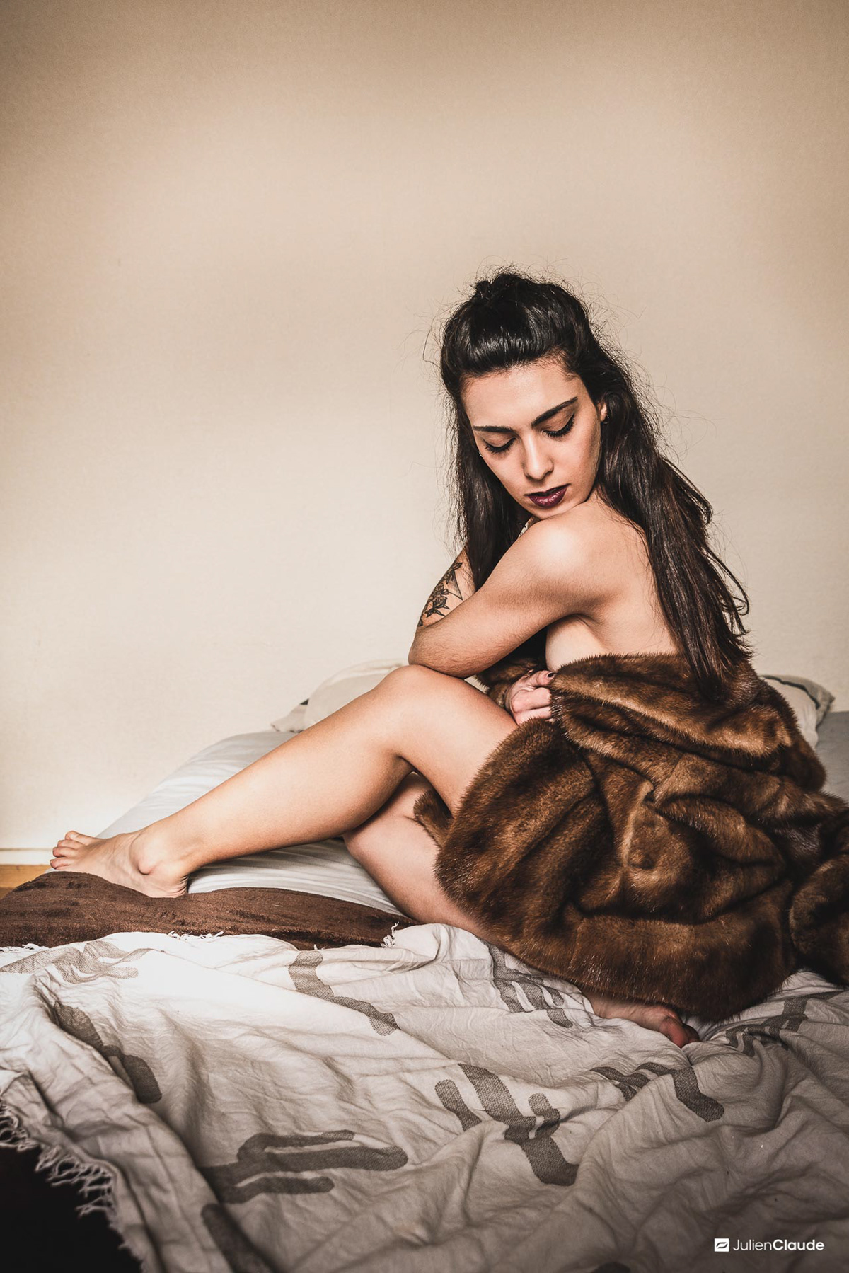 intimacy lingerie naturallight nude Fur sensual sexygirl tattoo TattooGirl cig