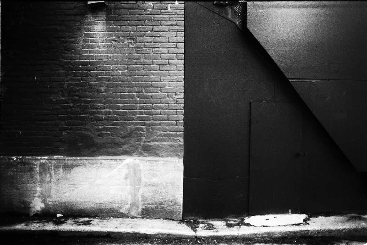 Montreal black and White b/w portrait analog argentique films city light