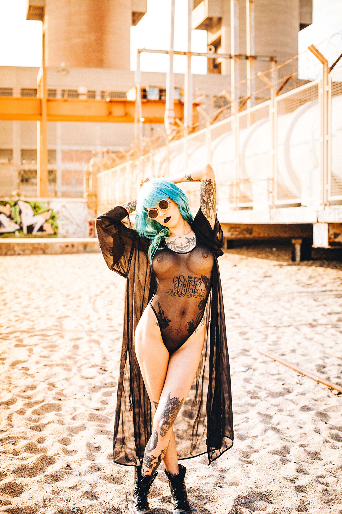 tattoo tauaje   AZUL Girld chica beach nude boots mar barcelona moda