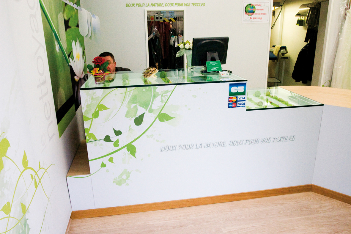 Texteau ecologic pressing Retail franchise design