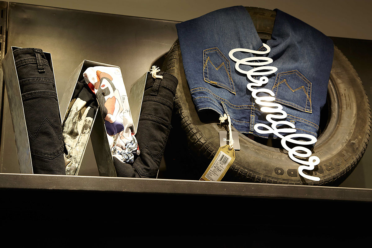 Flagship VF Brand Denim Lee Wrangler Vans industrial Musculine Flagship Store shoes rough vibrant Young