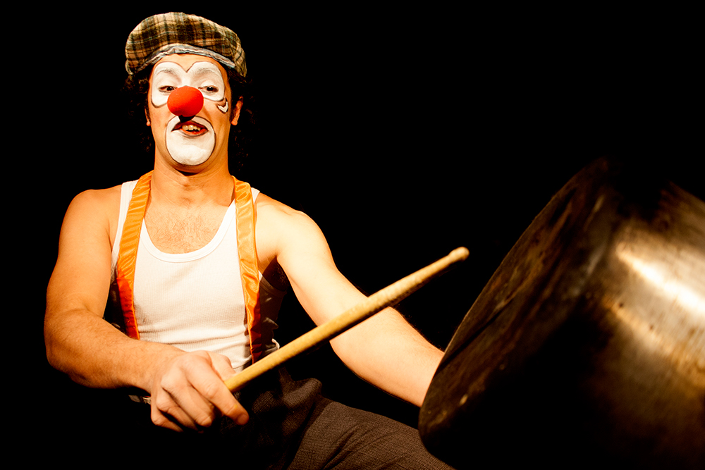 Circus circo payasos Clowns musicians musicos argentina studio portrait