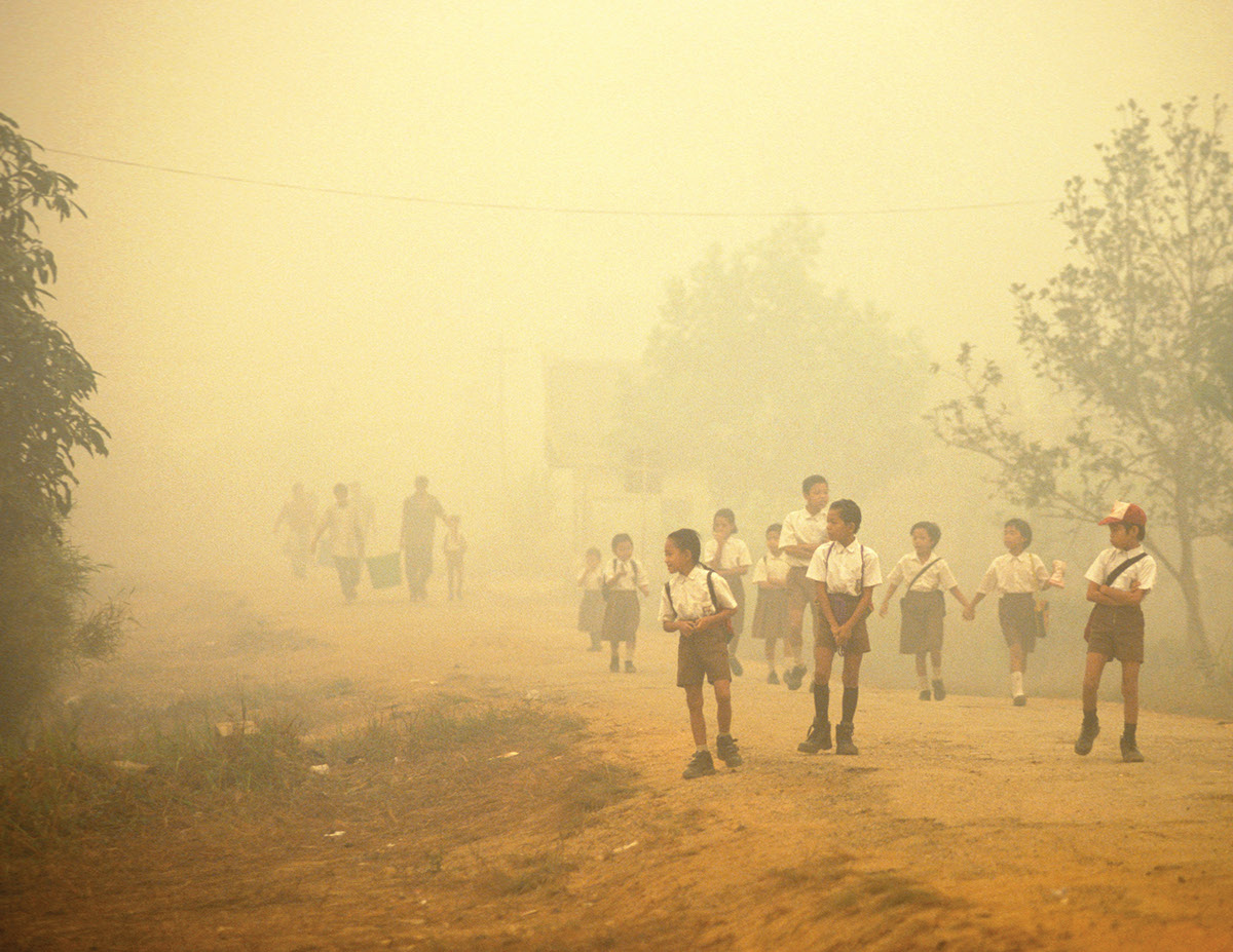 Air Pollution toxic air climate change global warming children Humanitarian environment health hazard