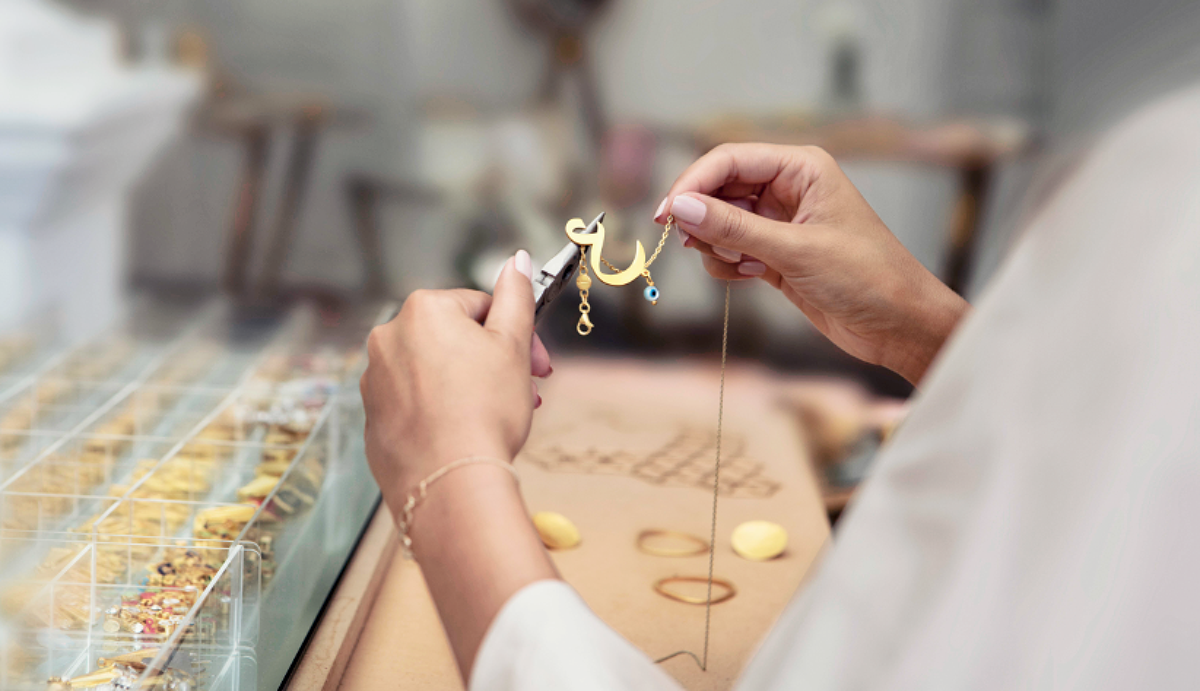 Bank Bank Audi  loan carpenter tailor Jewelry Design  lifestyle photography