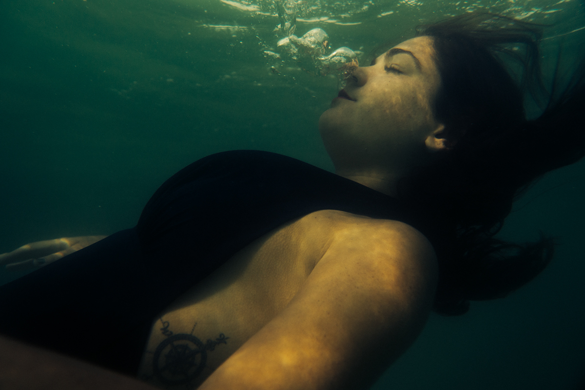 ipanema model modelo carioca rio arpoador underwater swimsuit