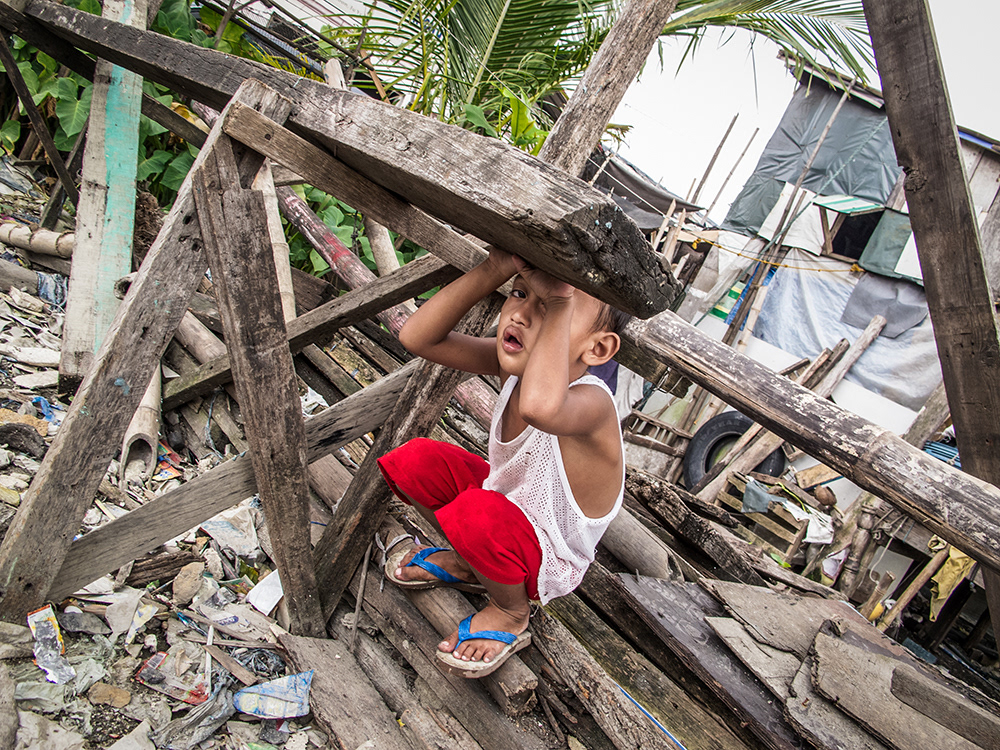 slum philippines Poverty portraits children impoverished Humanitarian
