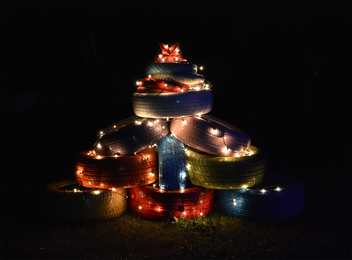 tires Christmas recycle Tree  effect night arts lighting decorationide creative idea handmade
