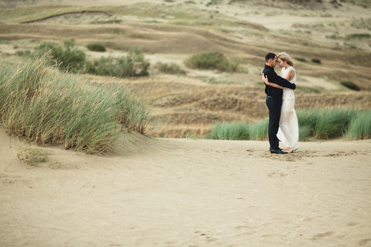love story Love wedding sand baltic sea lithuania nida bride groom wedding inspiration inspiration wind couple photographywedding photography